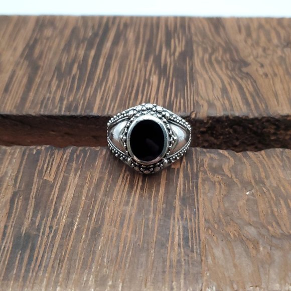 Size 6 925 Sterling Silver Quality Fancy Black Onyx Inlay Ring - Picture 2 of 8